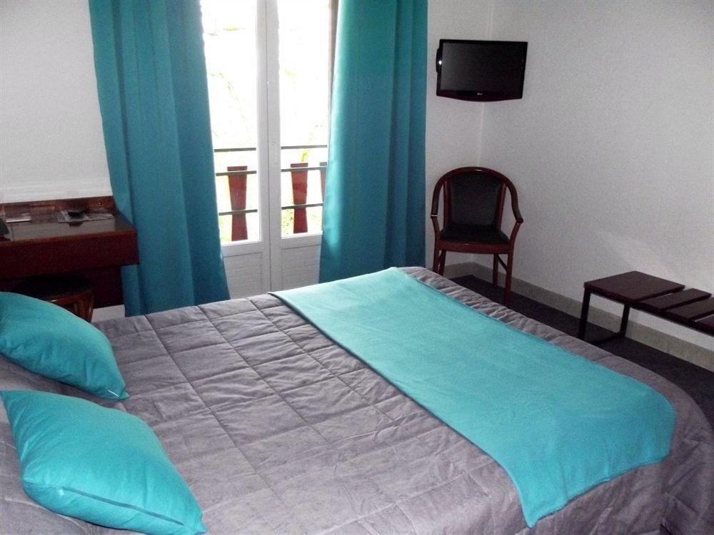 Hotel Robinson Auch Εξωτερικό φωτογραφία