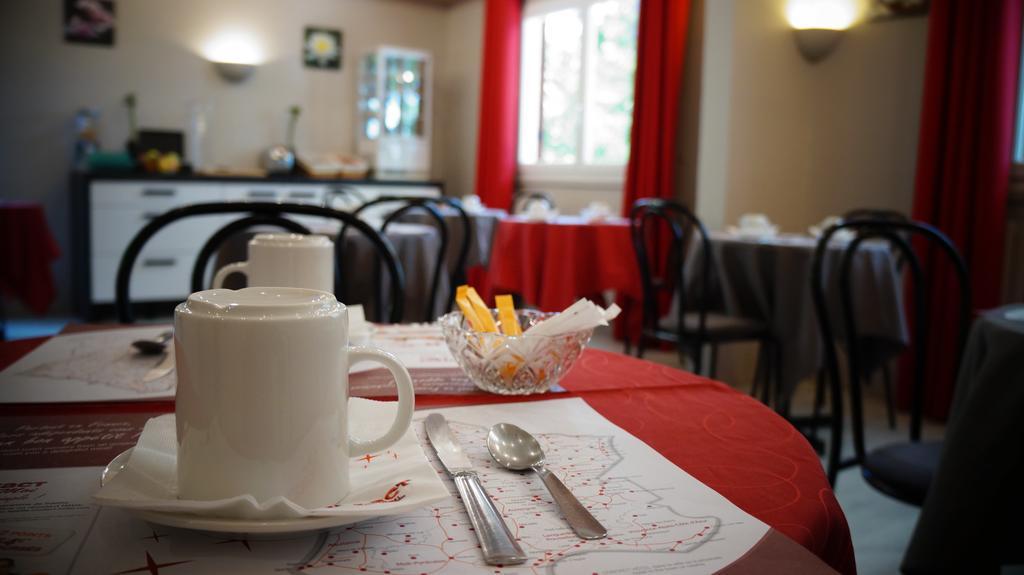 Hotel Robinson Auch Εξωτερικό φωτογραφία